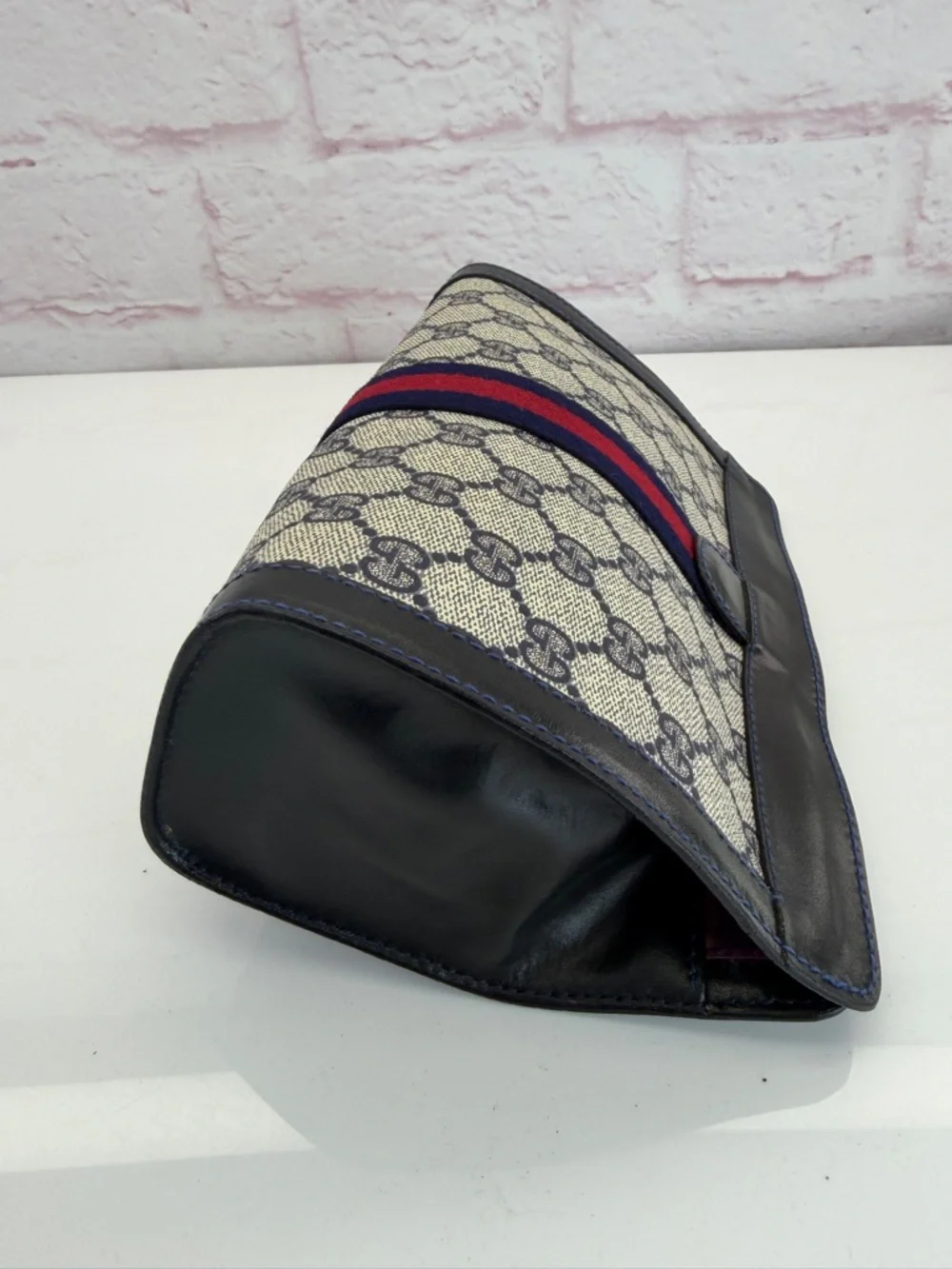 Gucci Vintage Sherry Line Navy-Red Stripe GG Supreme Canvas Clutch